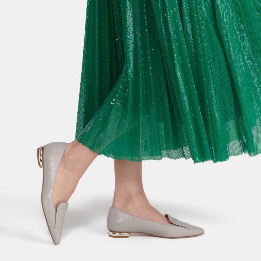 Gray Pointed Toe Flats for Versatile Style